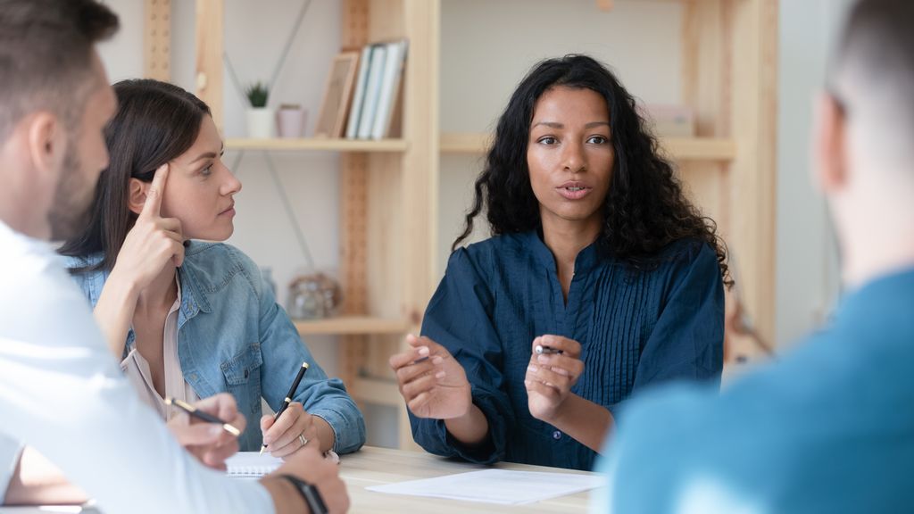 Compreendendo as funções e responsabilidades da equipe de projetos